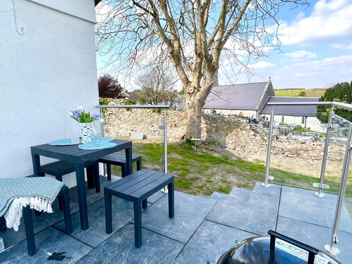 Orchard Lodge -Coastal Retreat, New Build, Village Views, Private Garden And Terrace Saint Brides Major Exterior photo