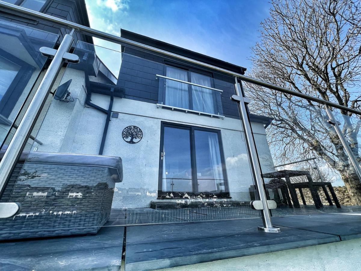 Orchard Lodge -Coastal Retreat, New Build, Village Views, Private Garden And Terrace Saint Brides Major Exterior photo
